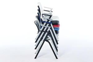 Die Stapelung spart sehr viel Platz da sie vertikal geschieht